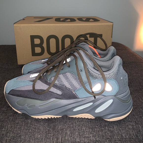 yeezy teal blue orange laces